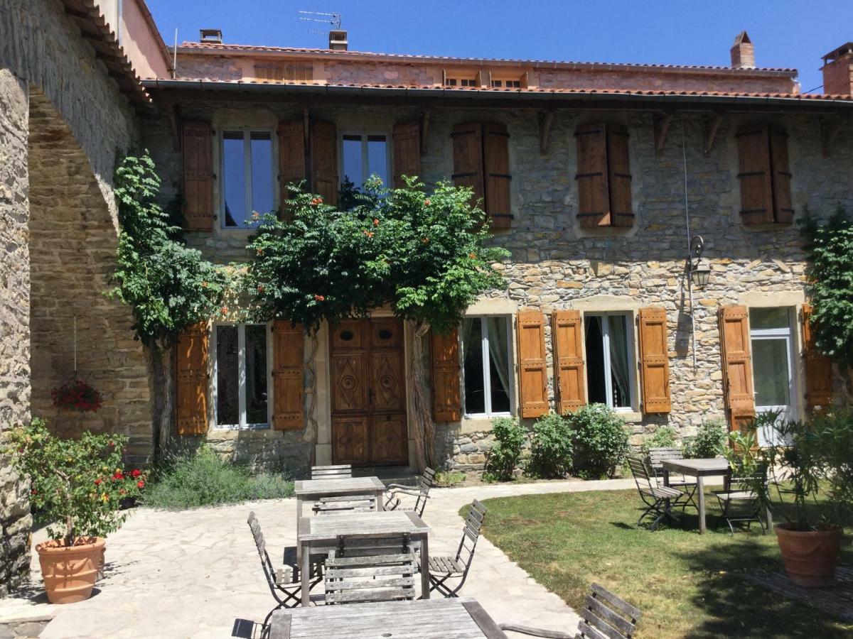 Les Tilleuls Saint-Georges-de-Luzencon Exterior photo
